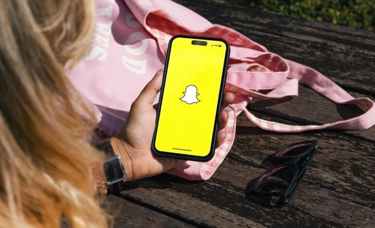 Still don’t know what Snapchat is and why it’s a hit among young people?