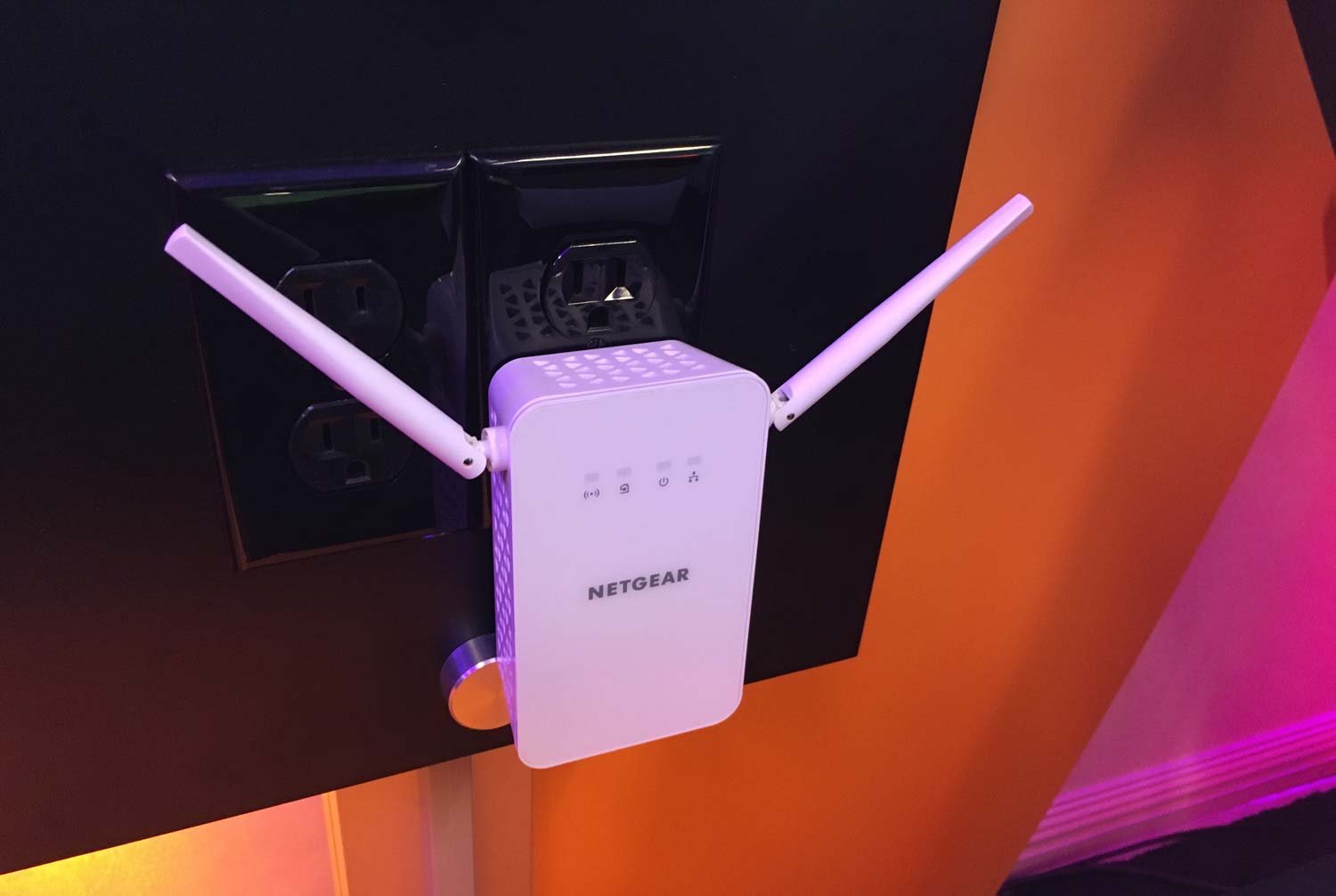 Wi-Fi Extender or Booster: Which Is Better for You?