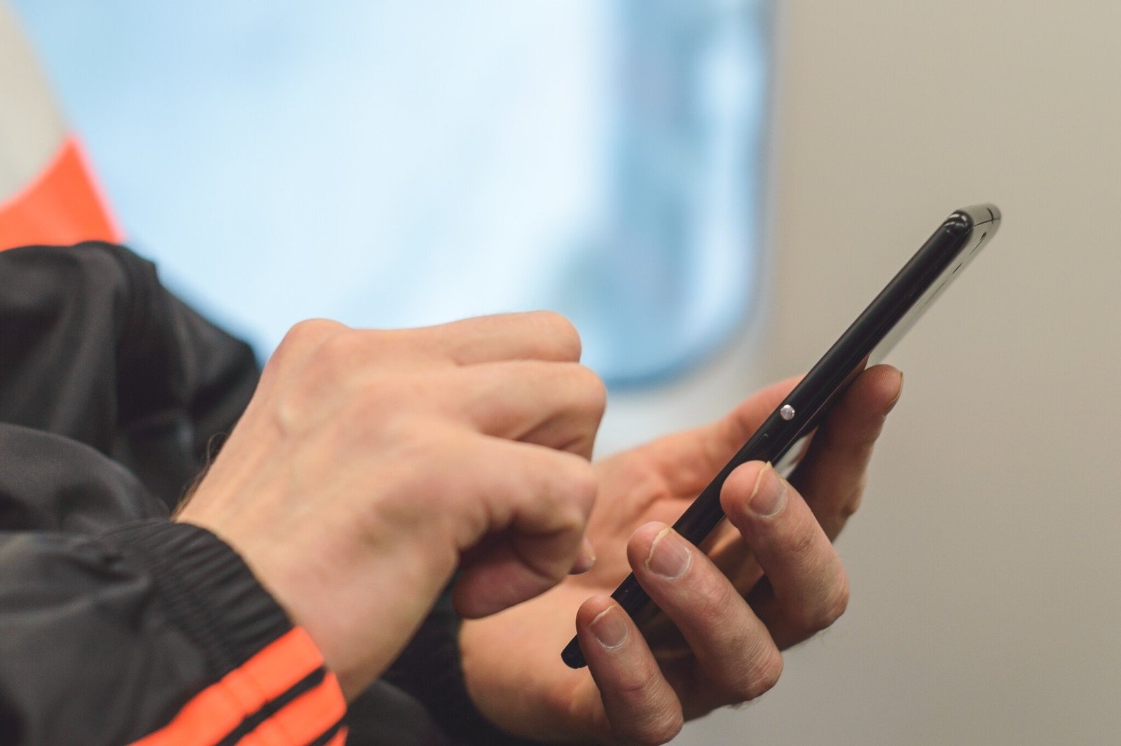 5 Mobile Marketing Strategies to Attract Customers