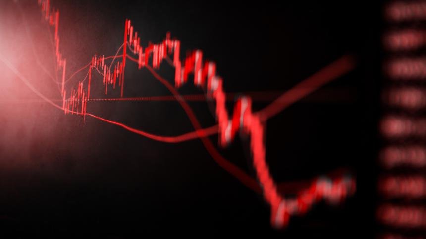 Bitcoin Faces Technical Challenges Amid NASDAQ Movements